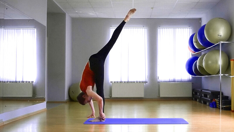 Урдхва Прасарита Экападасана Урдхва Прасарита Экападасана